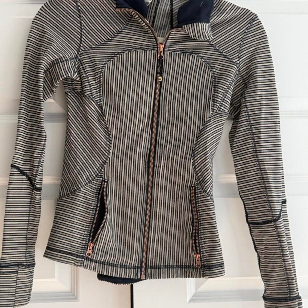 Lululemon white and black vertical striped nylon, polyester & spandex jacket in
